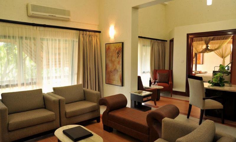 Cresta Mowana Safari Lodge Касане Экстерьер фото