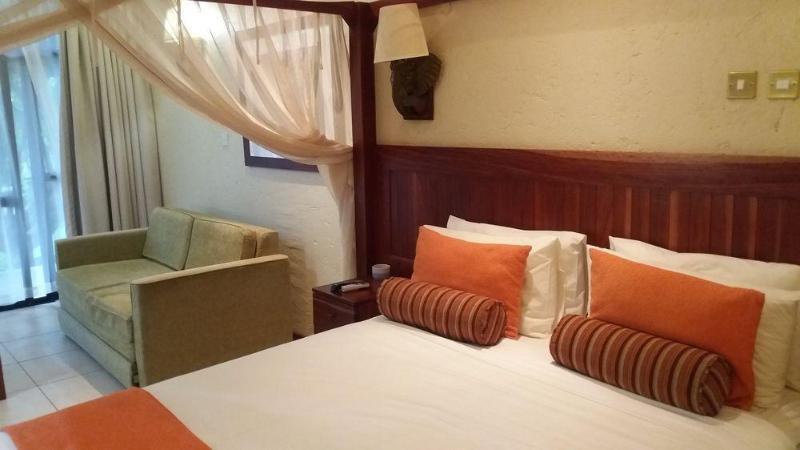 Cresta Mowana Safari Lodge Касане Экстерьер фото