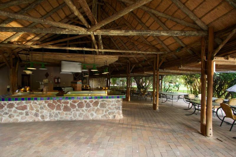 Cresta Mowana Safari Lodge Касане Экстерьер фото